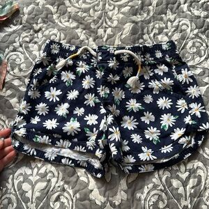Girls youth size large old navy daisy print shorts